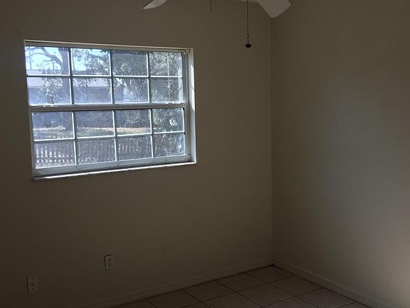 5th image of 551 E Spruce St