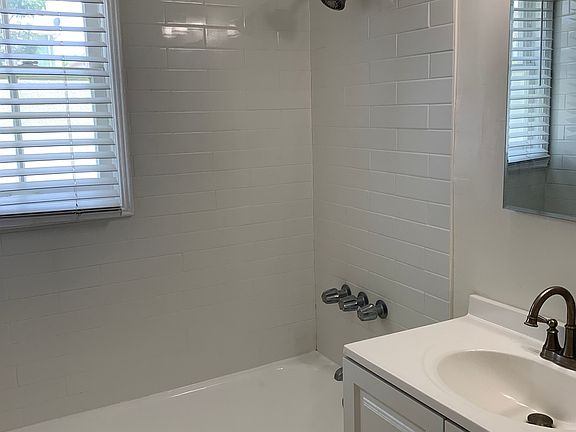 5th image of 3413 Stocker St APT 1