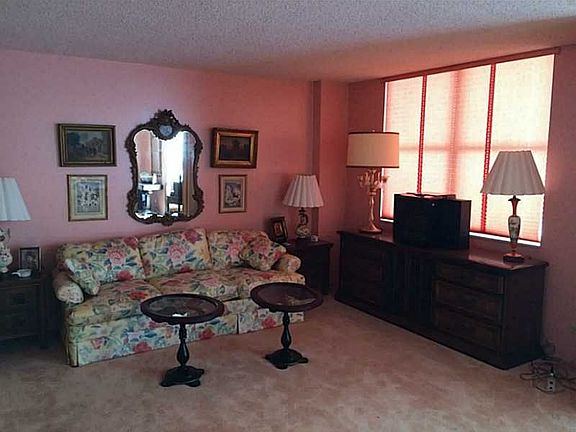 3rd image of 6039 Collins Ave APT 908