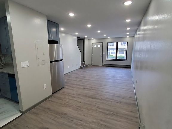 3rd image of 100 West St Unit 403-43