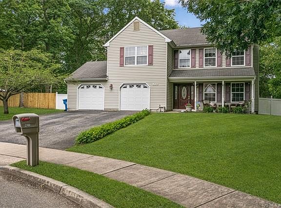 3rd image of 2100 Oak Knoll Dr