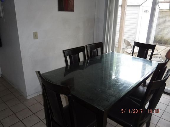 5th image of 2919 Burke St