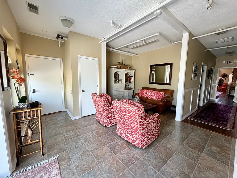95 Factory Creek Ct #B — Photo 3