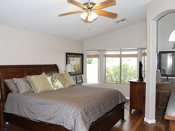 5th image of 26422 N 43rd Pl