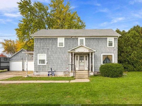 109 N 8th St, Hilbert, WI 54129