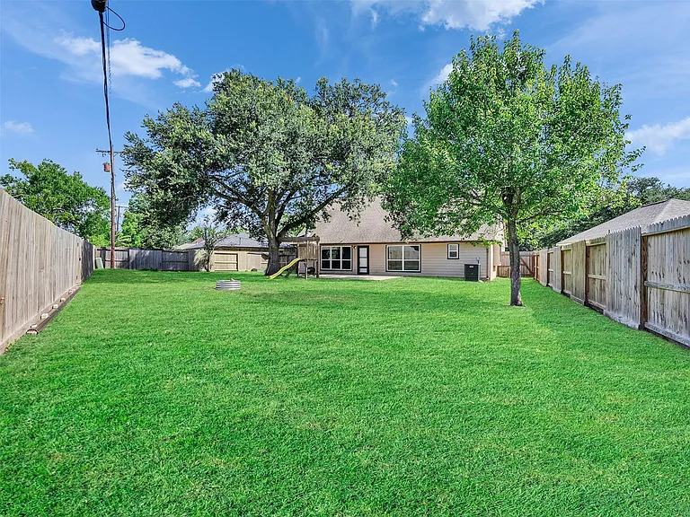 423 Forest Hills Dr — Photo 10