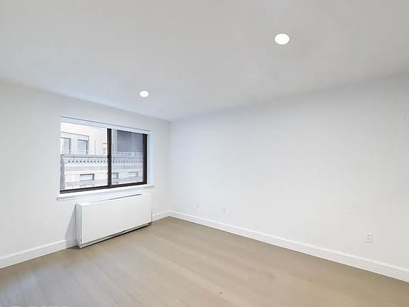 3rd image of 311 W 50th St APT 2E