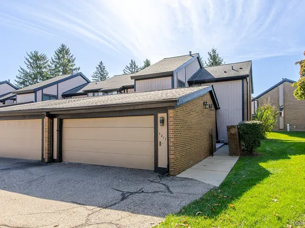 5211 Potomac Run N, West Bloomfield, MI 48322