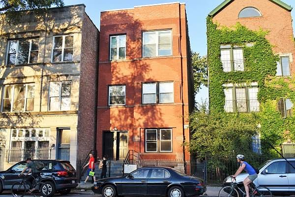 1st image of 821 N Damen Ave #2