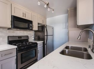 2328 N Ontario St #F, Burbank, CA 91504