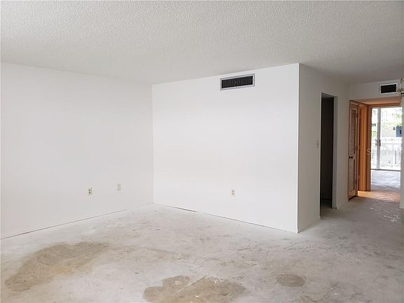 5th image of 2630 Pearce Dr Unit 209