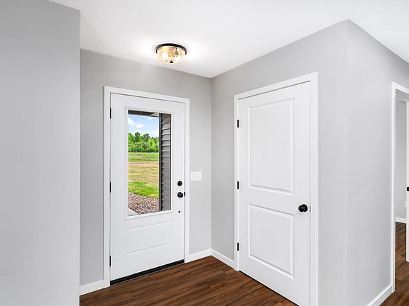 2nd image of 5575 Riverview Tr