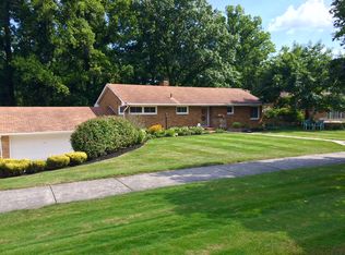 90 Powers Rd, Bedford, OH 44146