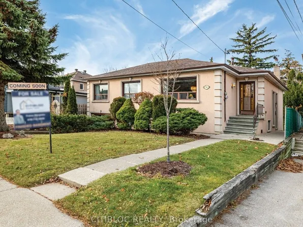 74 Erie St, Toronto, ON M6L 2R2