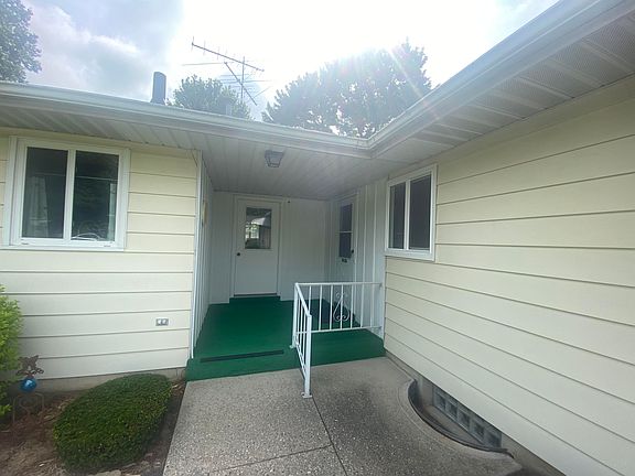 3rd image of 5808 Leisure South Dr SE #204