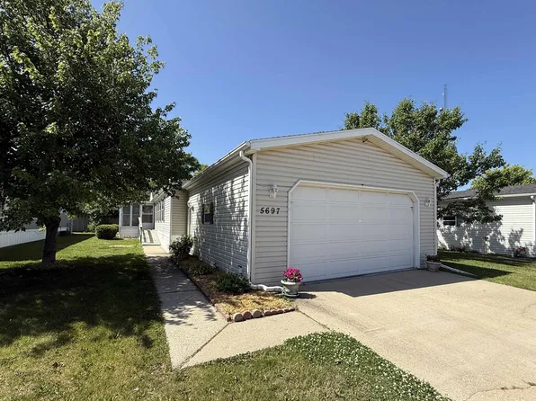 5697 Peachstone Pl, Loves Park, IL 61111