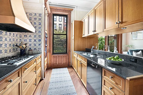 Sold by Compass | media 30