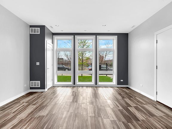 2nd image of 2537 W Congress Pkwy #1