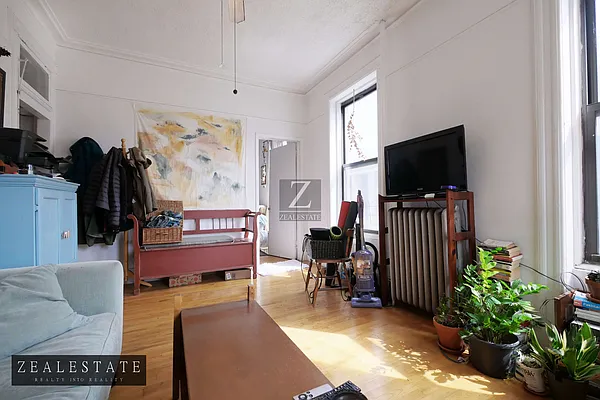 Rented by ZealEstate Group Inc | media 10