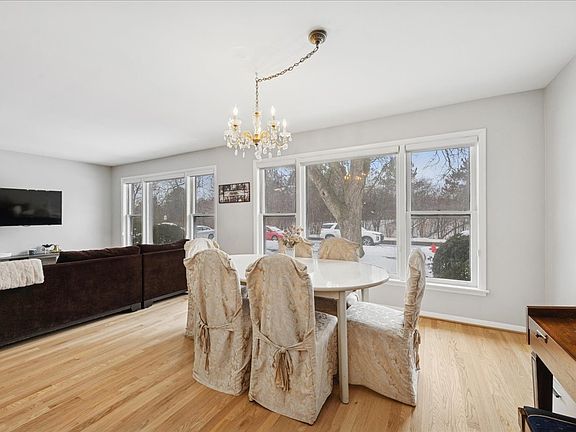 4th image of 718 Lawler Ave