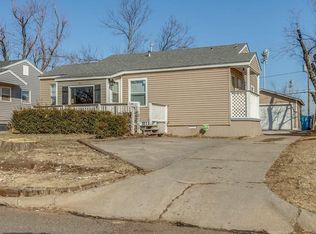 711 W Rickenbacker Dr, Midwest City, OK 73110