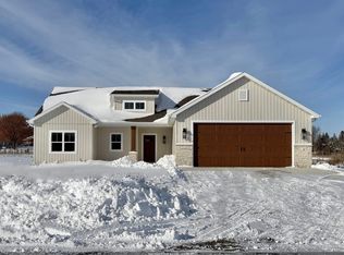 N1737 Red Cardinal Dr, Greenville, WI 54942