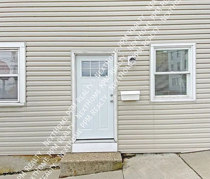 1 E Sycamore St #1 — Photo 1