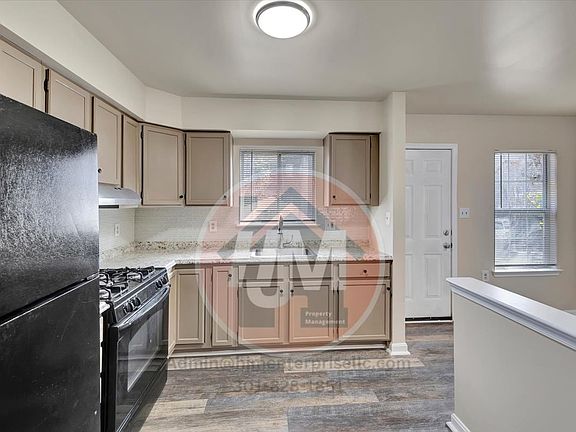 5th image of 1105 N Central Ave #1