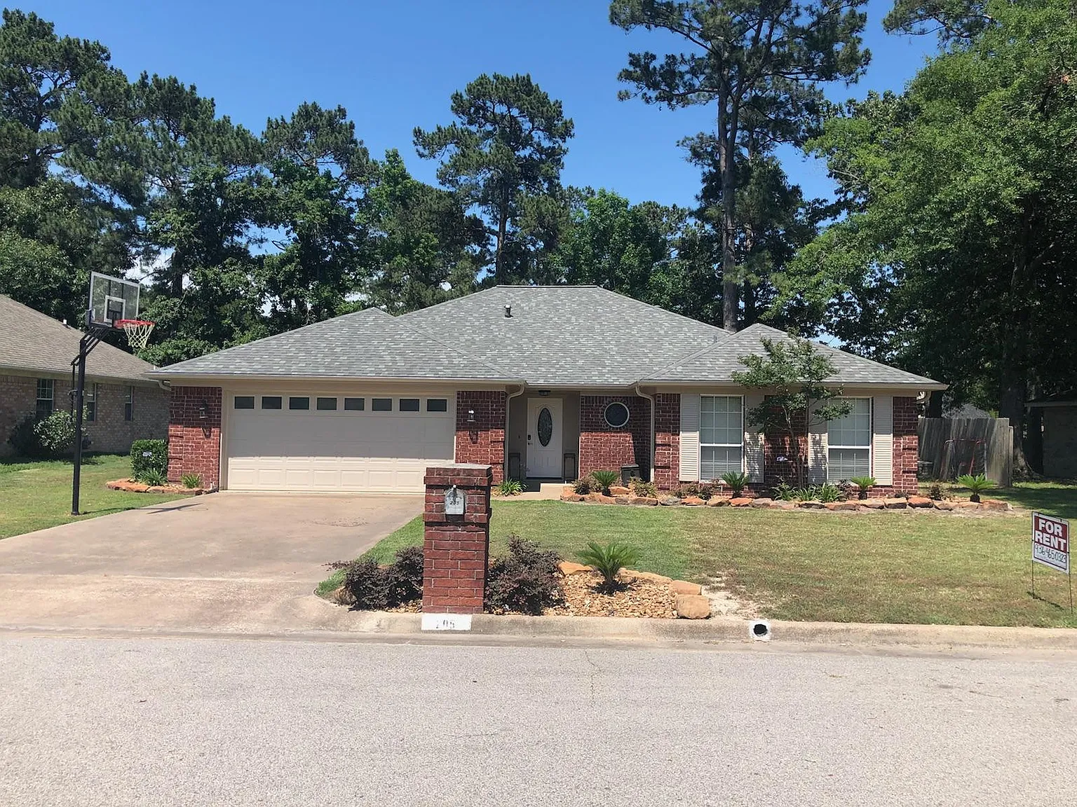 205 Spyglass Dr — Photo 1