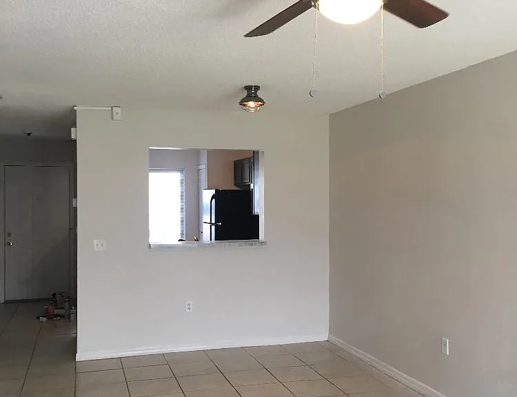2238 Stonington Ave — Photo 5