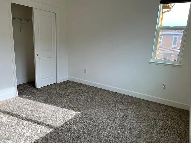 1617 Lee Way — Photo 10