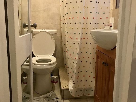 5th image of 232 Mulberry St APT 4C
