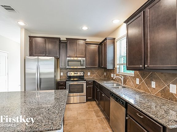5th image of 3026 Hemingway Dr