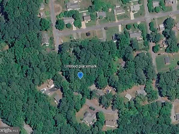 1 Eubank Dr, Kilmarnock, VA 22482