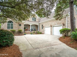 537 Gladstone Circle SW, Ocean Isle Beach, NC 28469