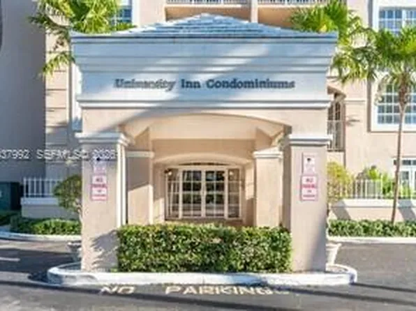 1280 S Alhambra Cir, Coral Gables, FL