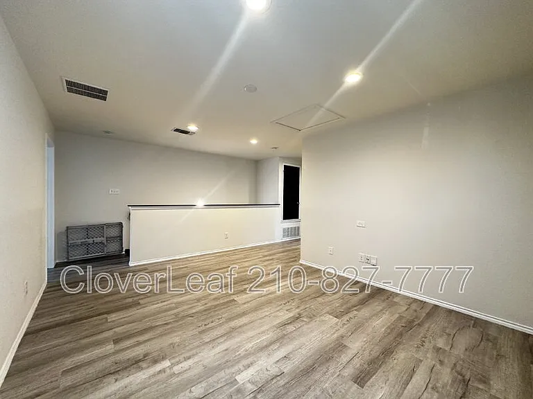 2606 Bluff Xing — Photo 20