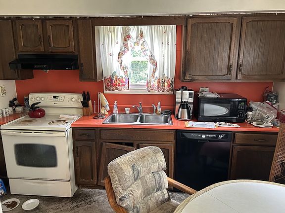4th image of 6302 Corunna Rd