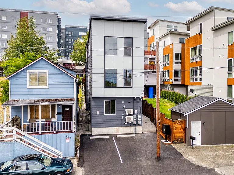2367 Yakima Ave #D — Photo 10