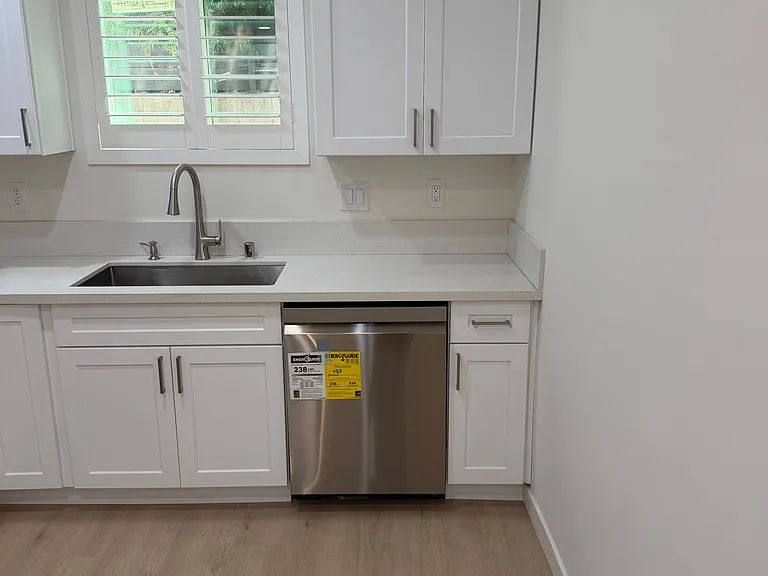 15030 Hesby St #15030 — Photo 9