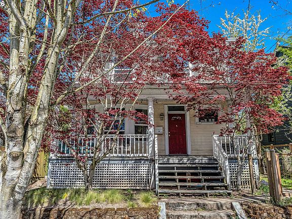 2nd image of 1815 SE Alder St