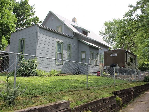 3rd image of 402 N Walnut St