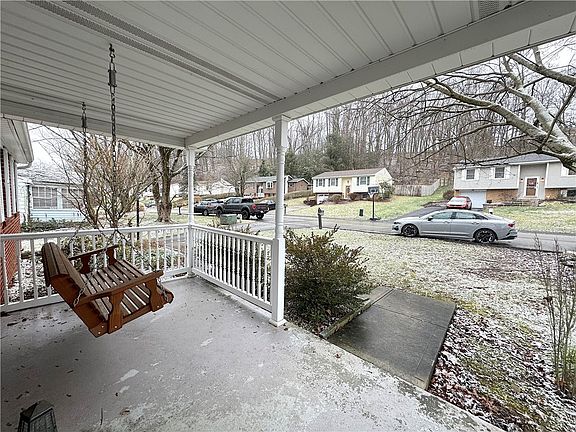 3rd image of 549 Waterbury Dr