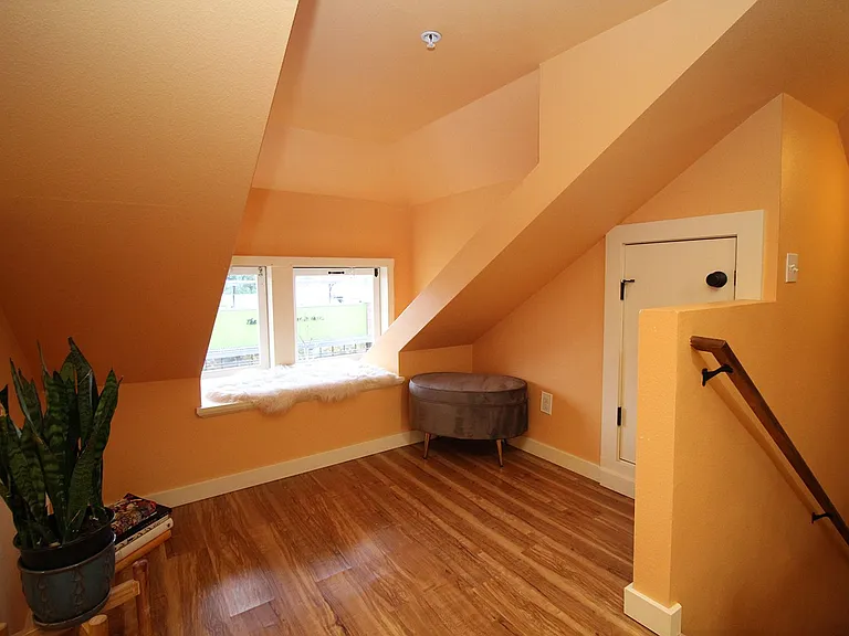 4033 SE Hawthorne Blvd #A-B — Photo 14