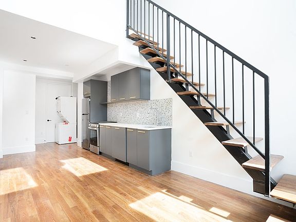 2nd image of 298 Chauncey St #101