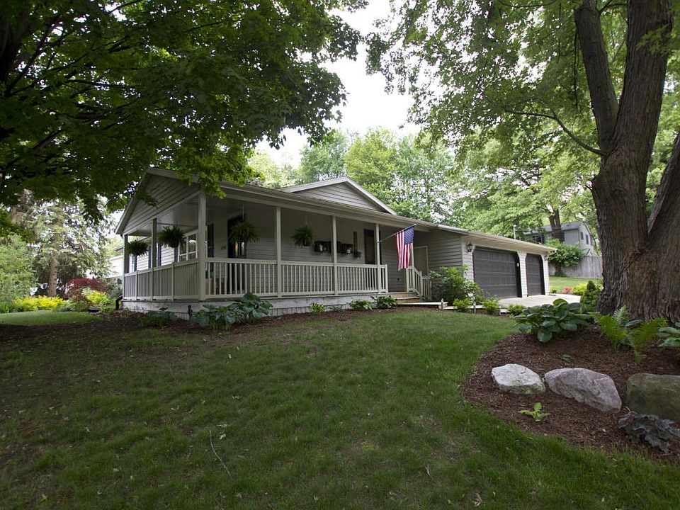 1st image of 1200 Brookridge Dr SE