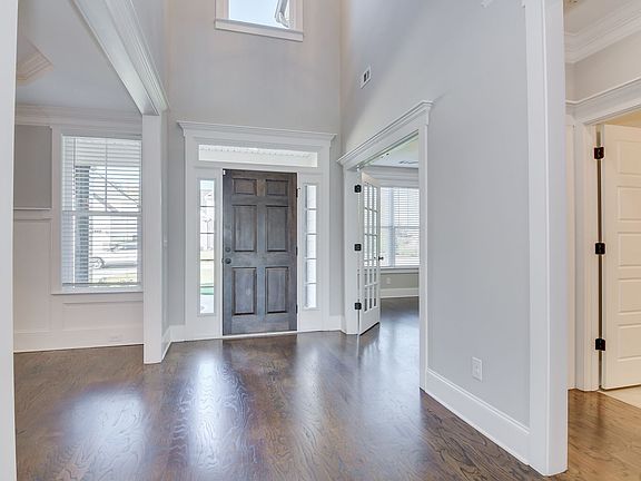5th image of 502 River Oaks Ln