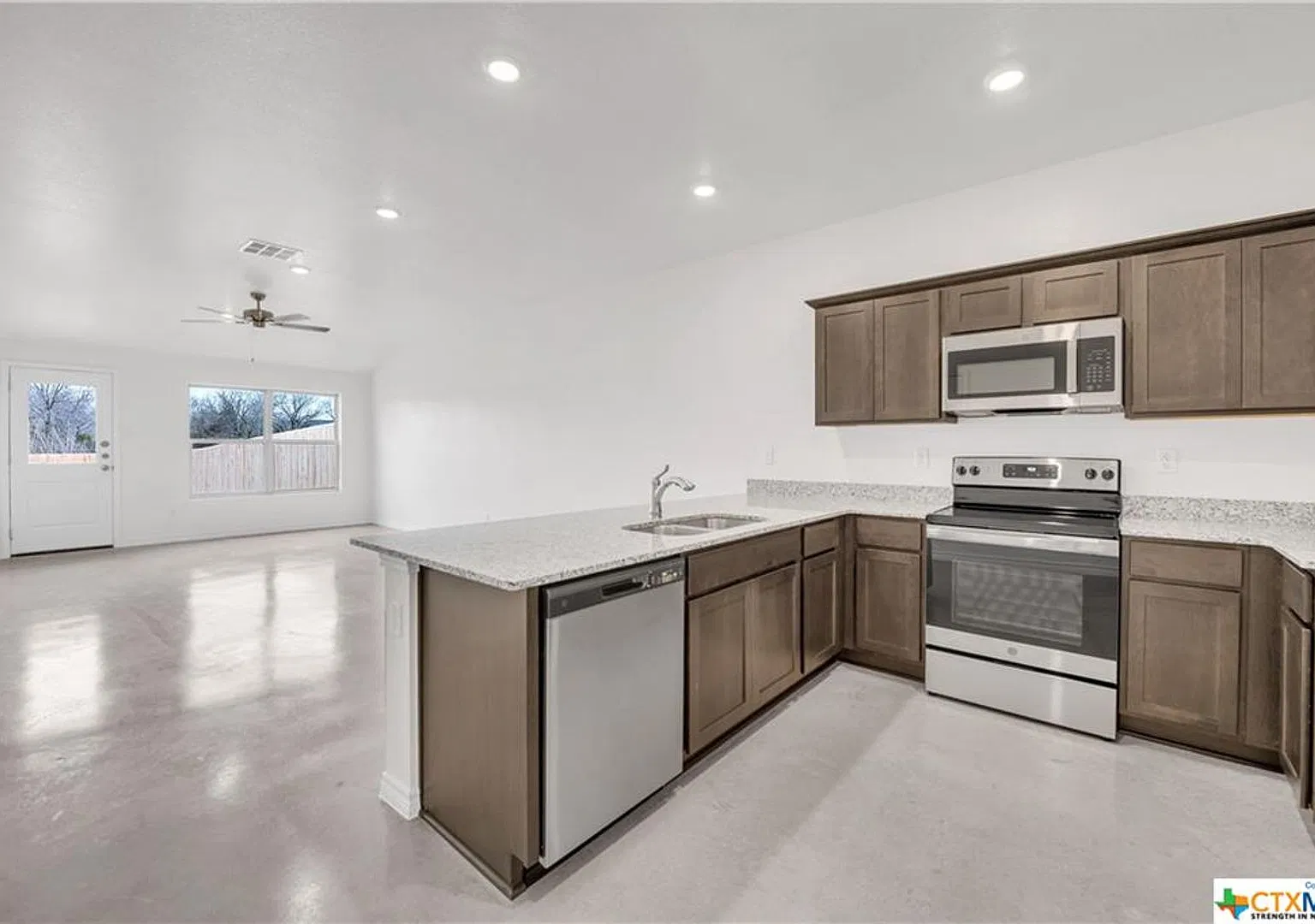 1202 Lehman Dr — Photo 1