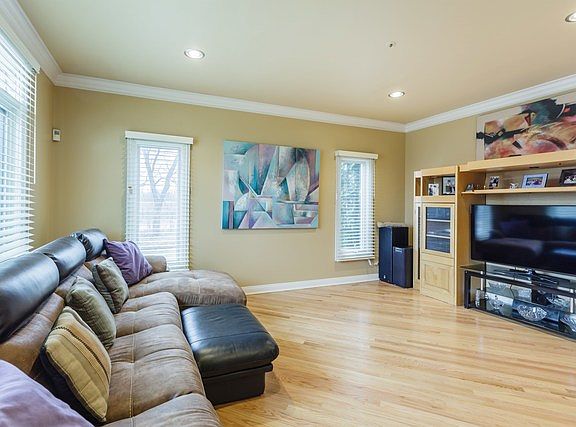 4th image of 5670 Oakwood Cir