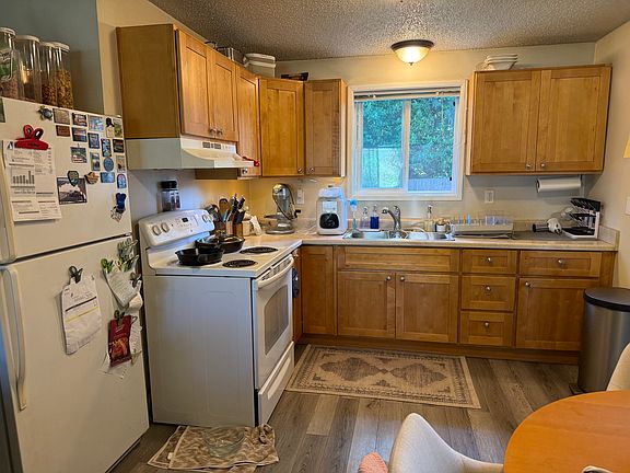 3rd image of 2515 Mitchell Ave NE #3